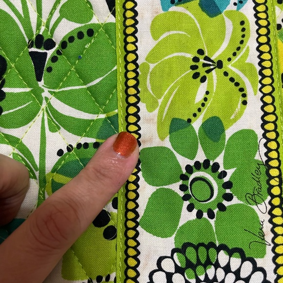 Vera Bradley Kindle iPad e-reader holder, green floral pattern - Picture 2 of 7